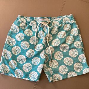 Strong Boat Classic Boys Swim Trunks in White/Aqua Sand Dollar Print. Size 12.